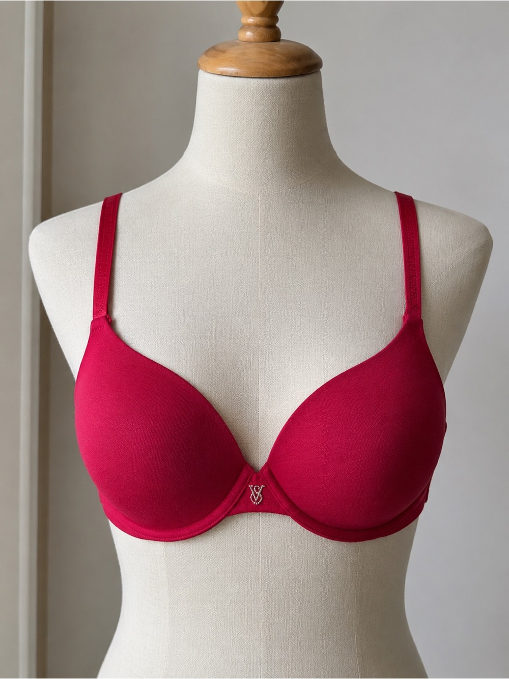 Victoria’s Secret tshirt red pushup bra 38B